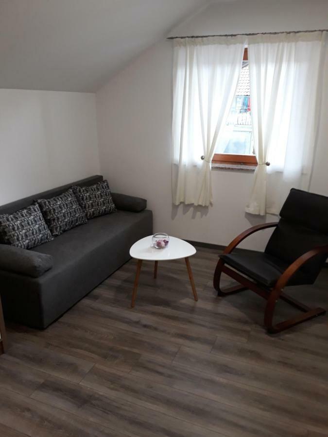 Guest House Vana Korenica Bagian luar foto